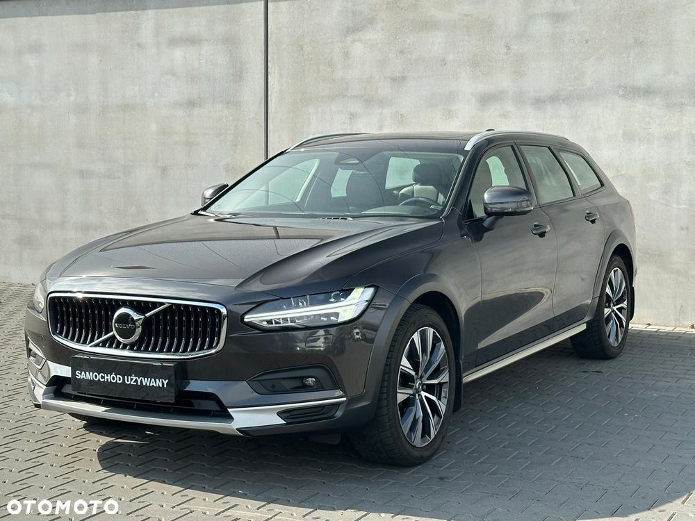 Volvo V90 Cross Country - 9