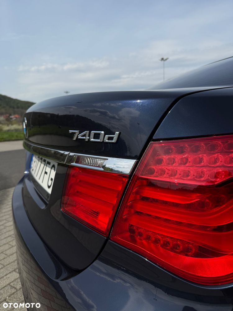 BMW Seria 7 740d xDrive - 22