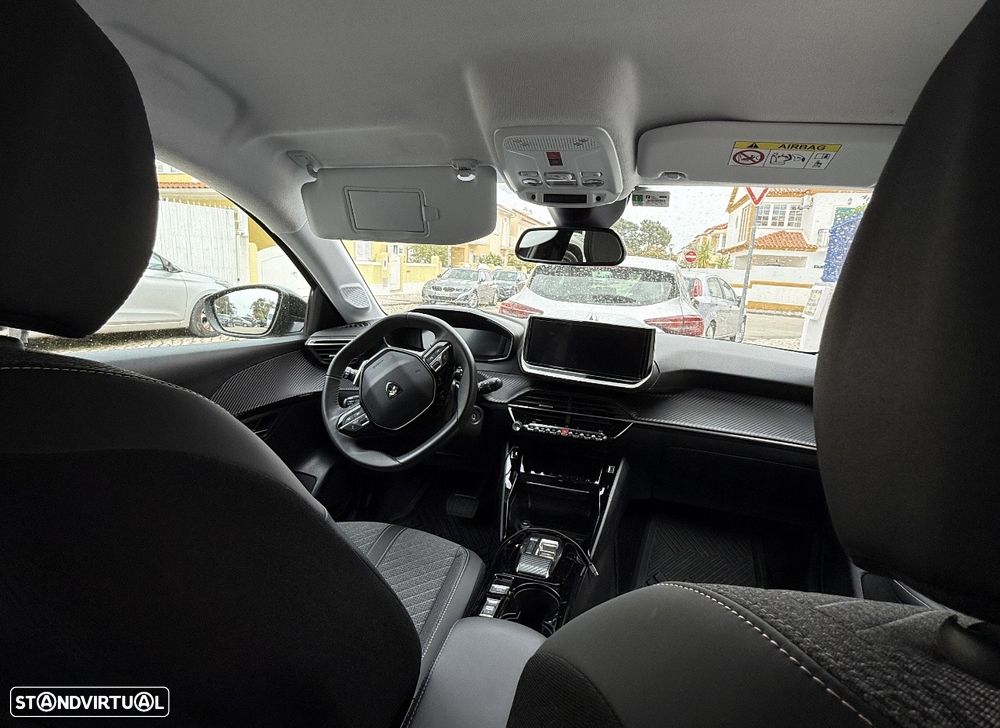 Peugeot 208 1.2 PureTech Allure EAT8 - 8