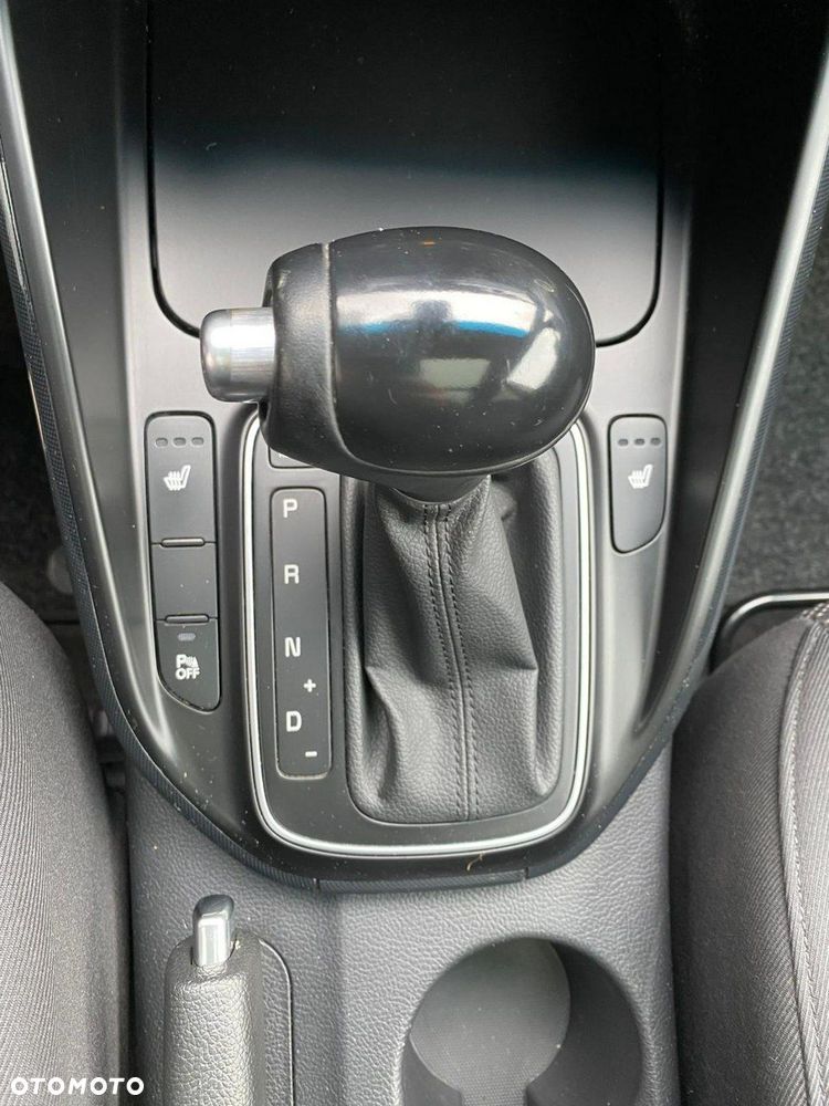 Kia Carens - 14