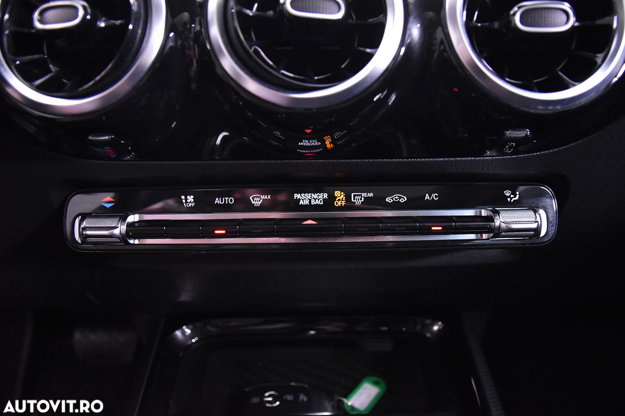 Mercedes-Benz GLA 250 4Matic 8G-DCT - 19
