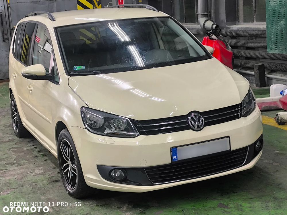 Volkswagen Touran 2012 photo 2