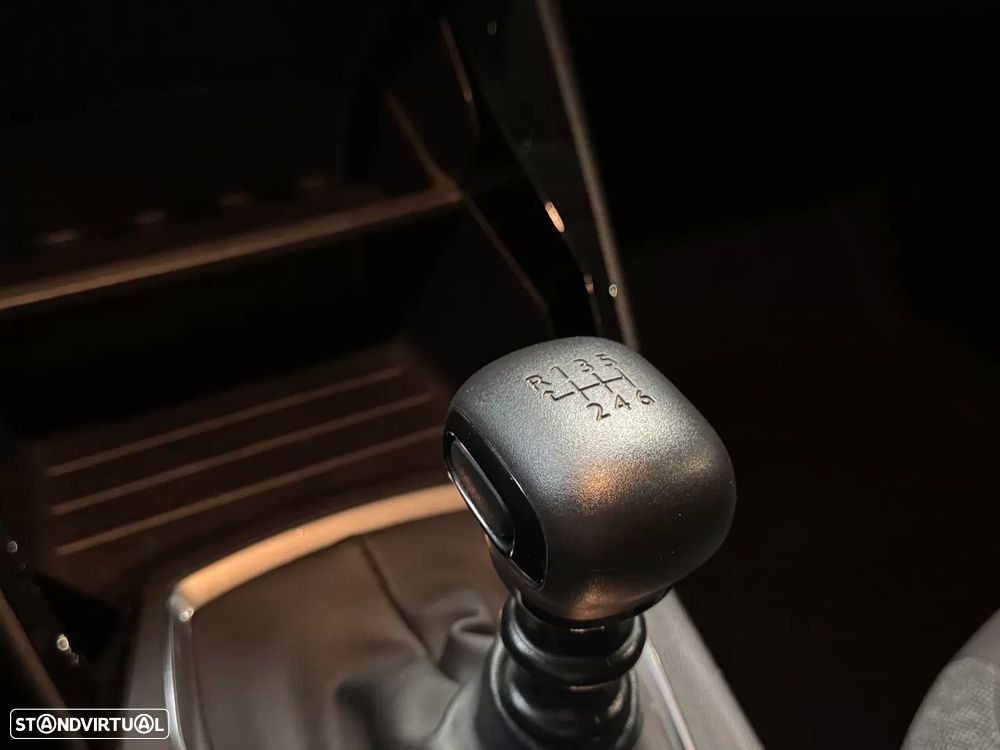 Peugeot 208 1.2 PureTech Active Pack - 25