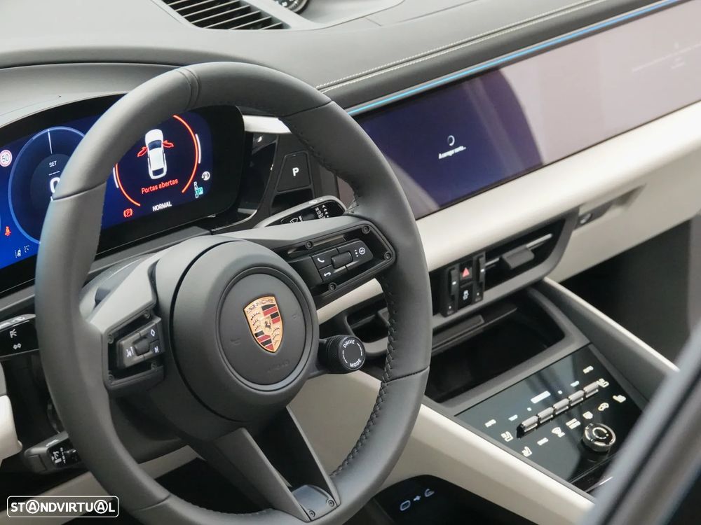 Porsche Macan Electric 4 - 36