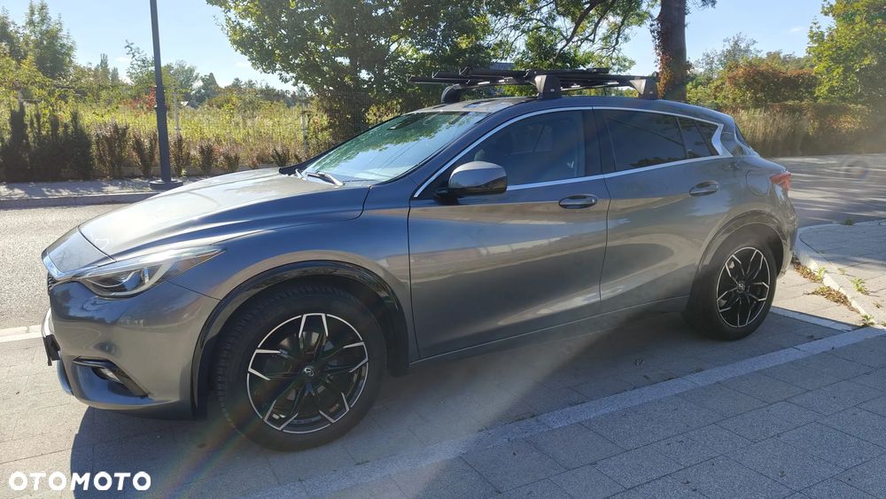 Infiniti Q30 1.5d DCT Premium City Black - 22