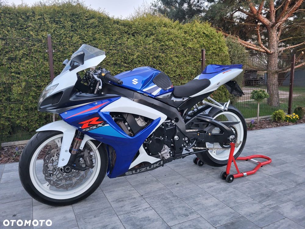 Suzuki GSX-R - 6