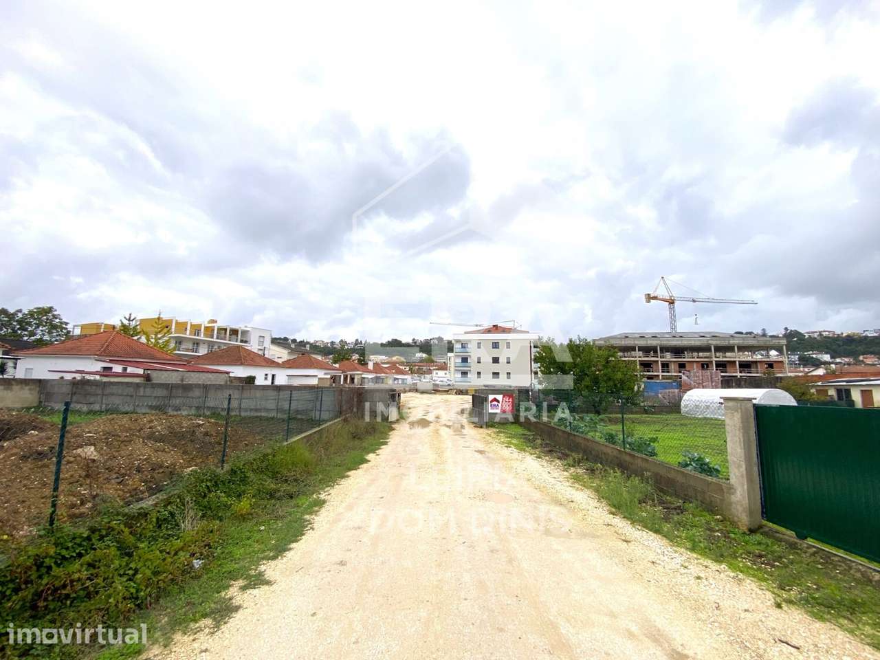 Terreno urbano em Leiria - Acesso pavimentado - Grande imagem: 2/7