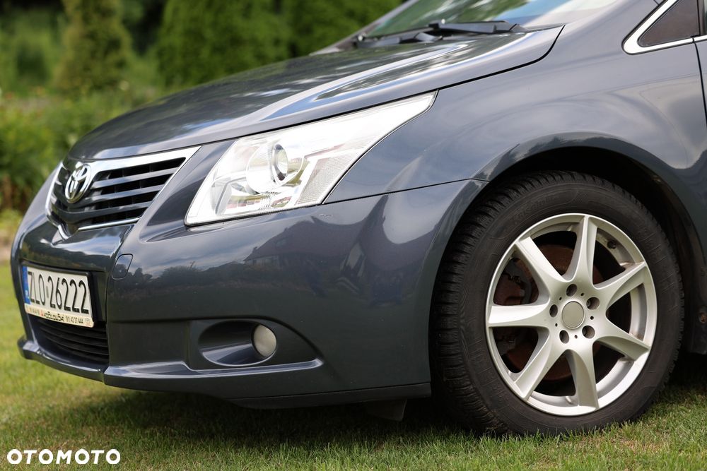 Toyota Avensis - 10