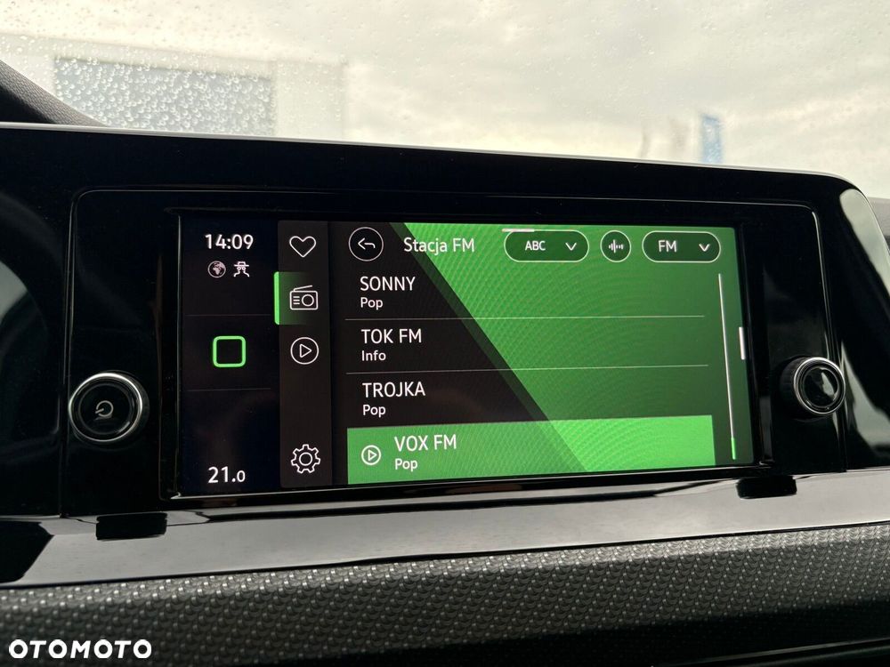 Volkswagen Golf - 28