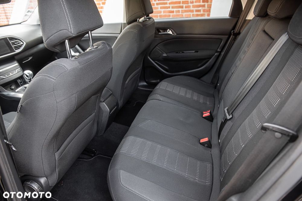 Peugeot 308 BlueHDi FAP 150 Stop&Start Allure - 23