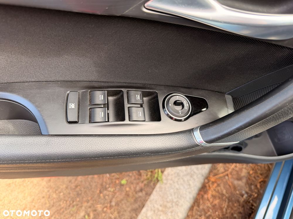 Hyundai i40 i40cw 1.7 CRDi Automatik Fifa World Cup Edition - 31