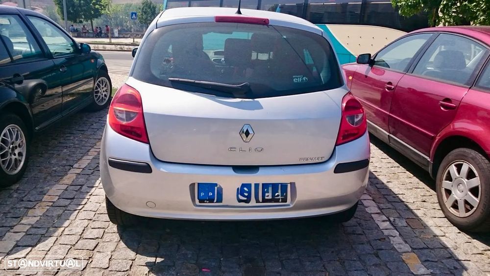Renault Clio - 2