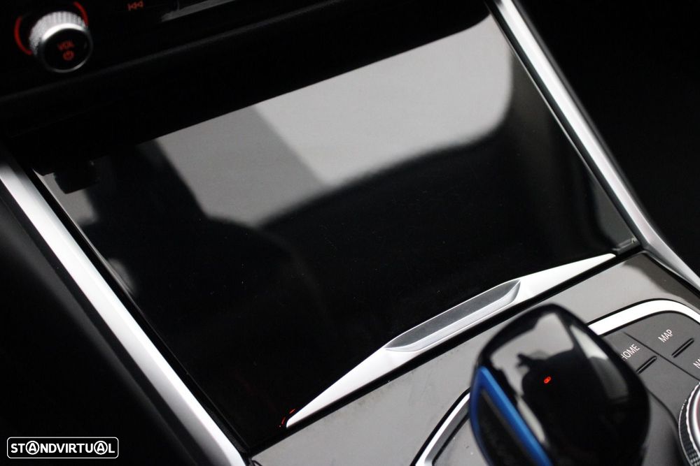 BMW i4 - 23