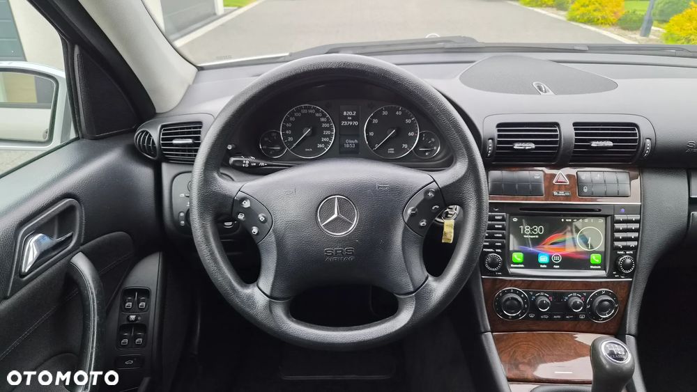 Mercedes-Benz Klasa C 200 Kompressor Classic Sport Edition - 16