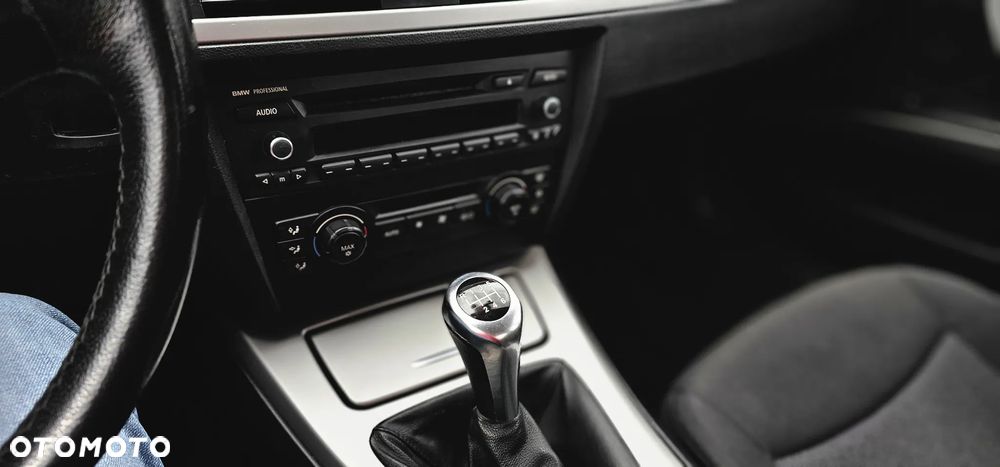 BMW Seria 3 320i - 9