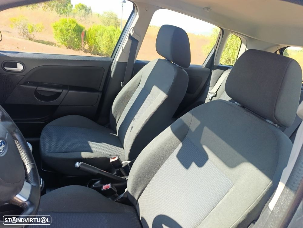 Ford Fiesta 1.25 Zetec - 18