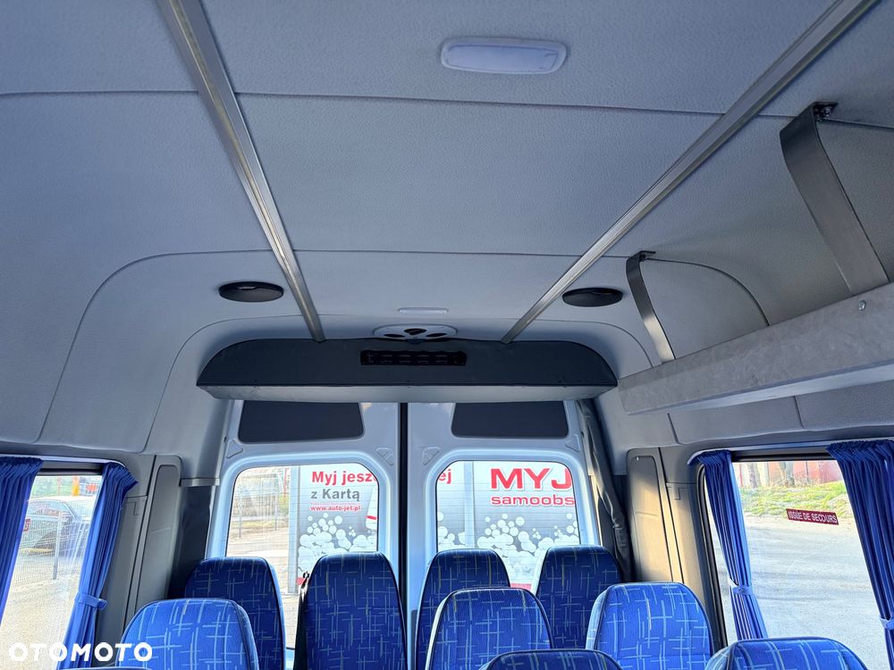 Mercedes-Benz 513 - 22