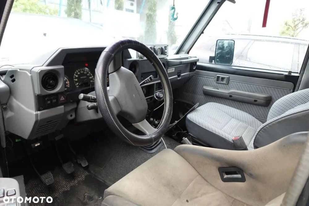 Toyota Land Cruiser - 9