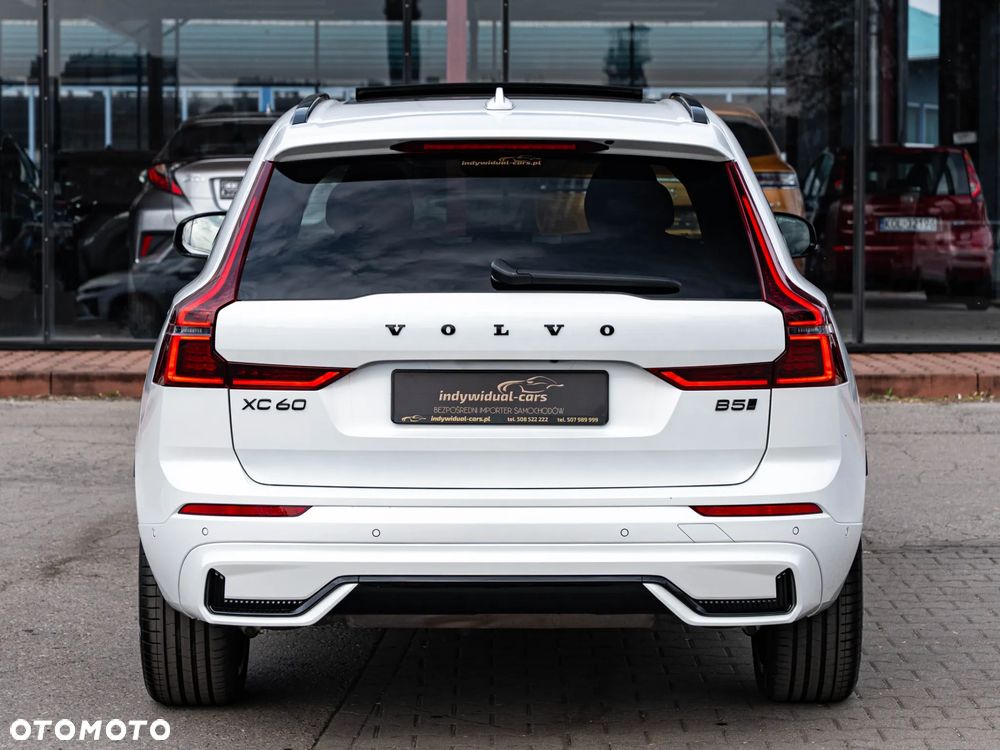 Volvo XC 60 B5 B AWD Plus Dark - 18