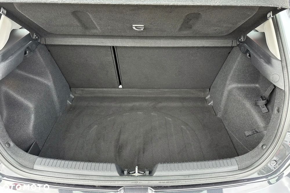 Kia Ceed - 32