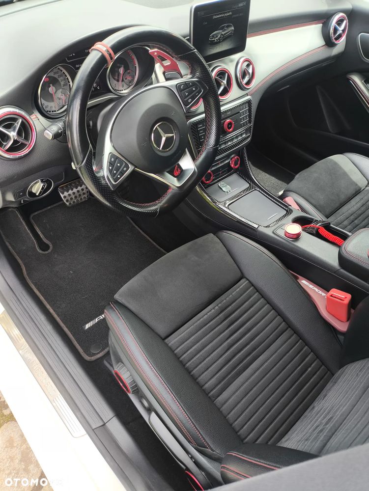 Mercedes-Benz CLA 200 7G-DCT AMG Line - 24