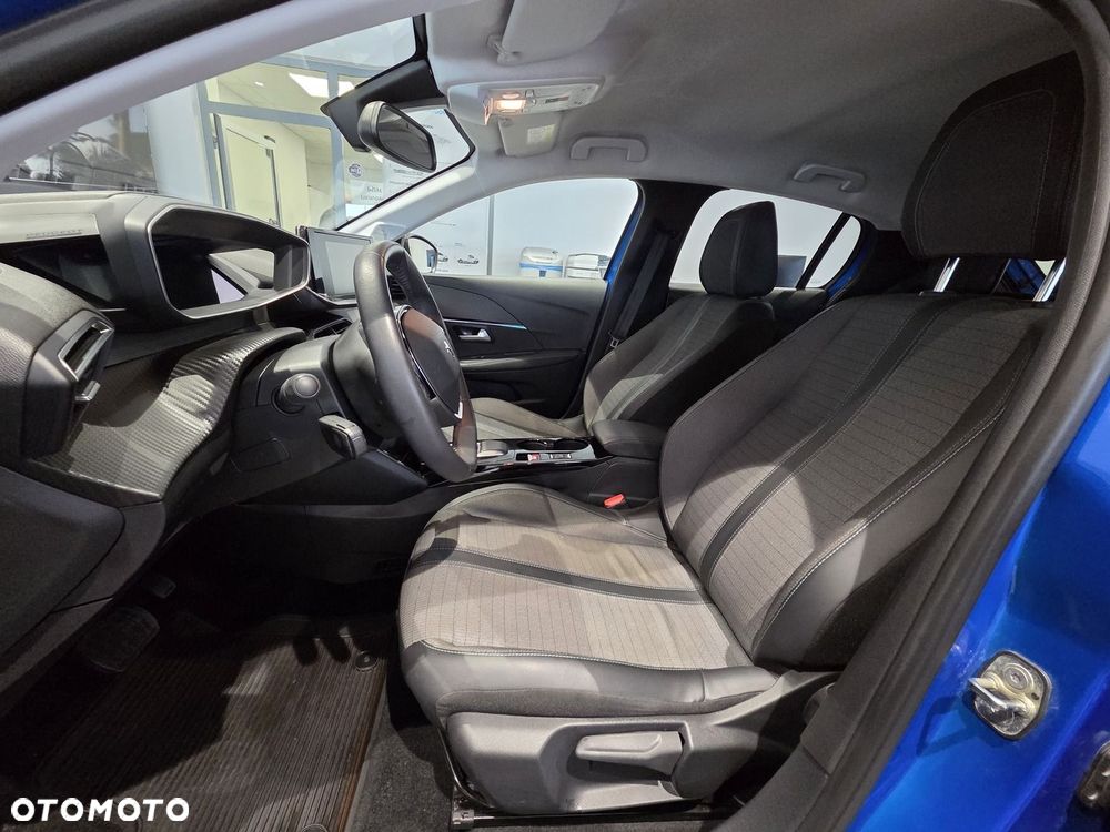 Peugeot 208 - 12