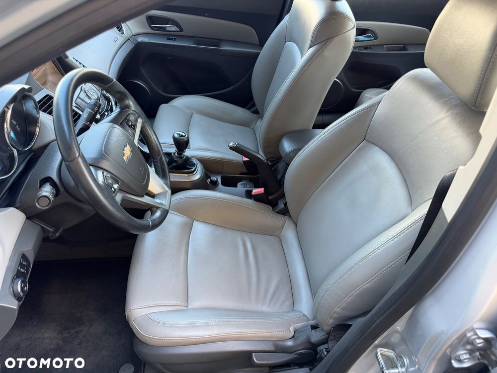Chevrolet Cruze 1.8 LT+ - 15