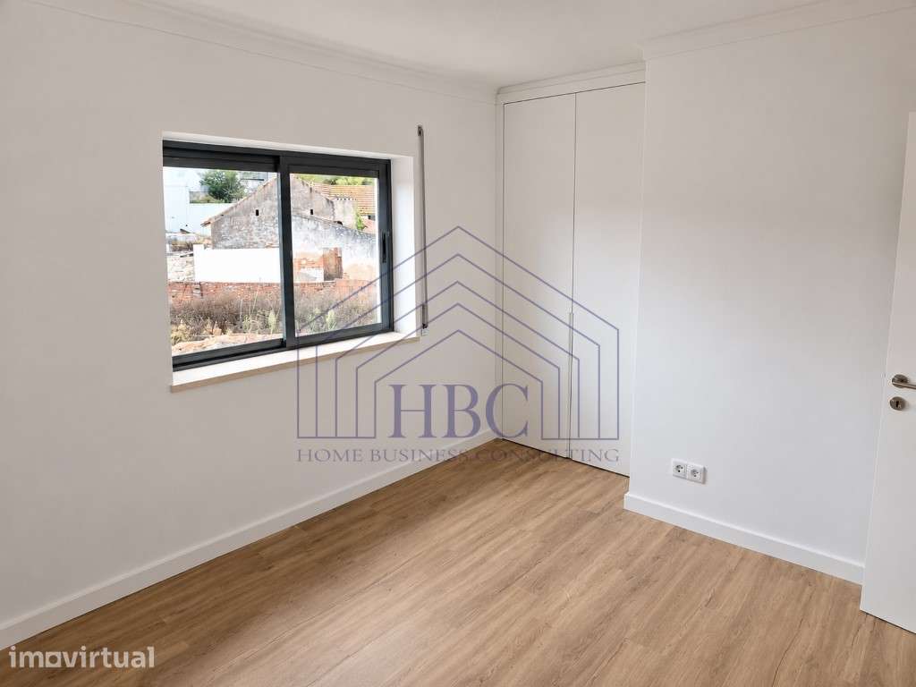 Moradia T2 Duplex Totalmente Remodelada em Vale Côvo Bombarral - Grande imagem: 5/7