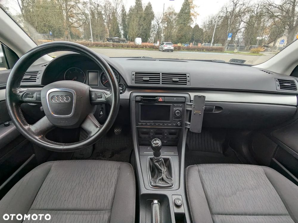 Audi A4 Avant 2.0 TDI - 8