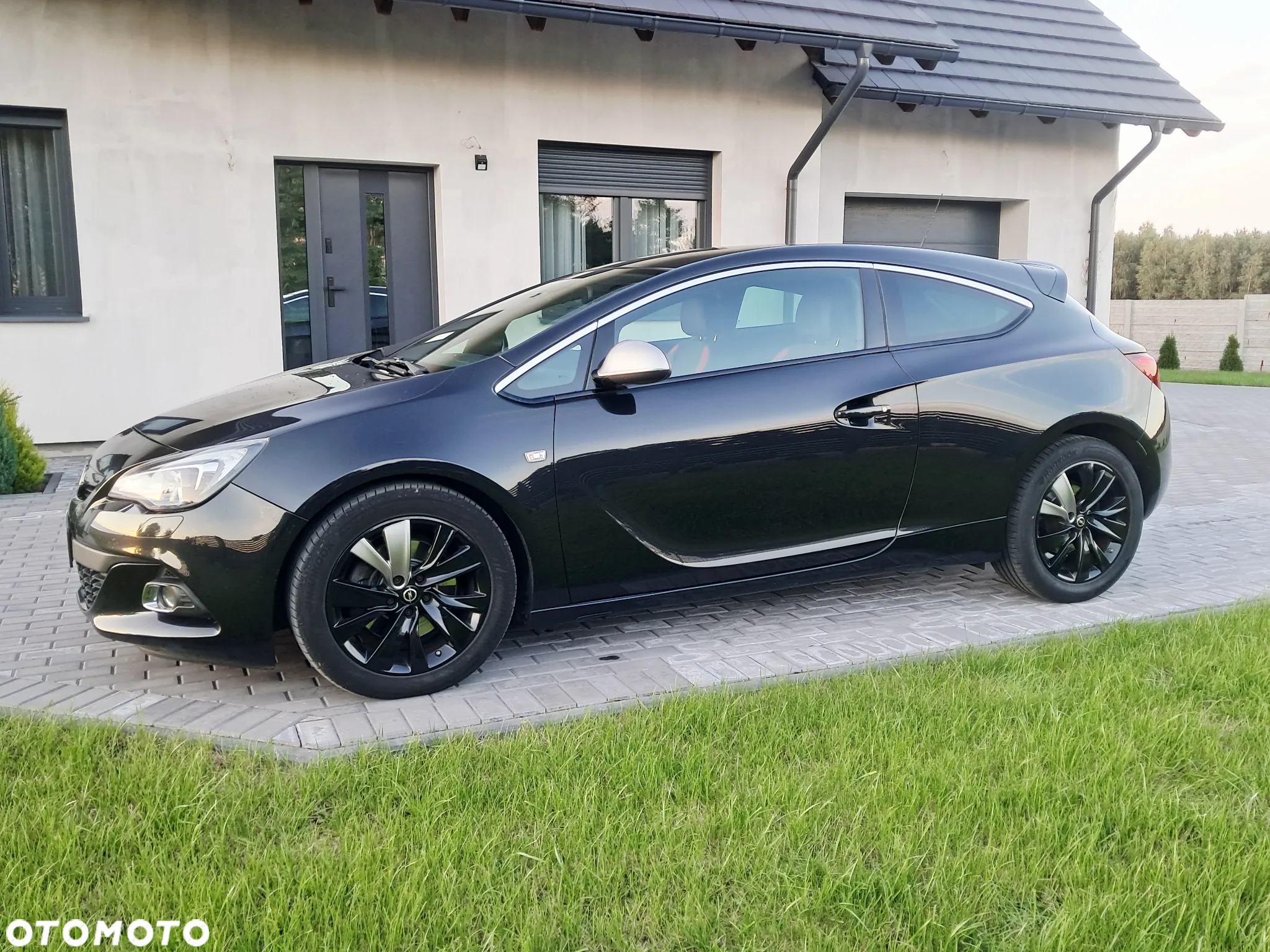 Opel Astra IV GTC 2.0 CDTI Bi-Turbo S&S - 36