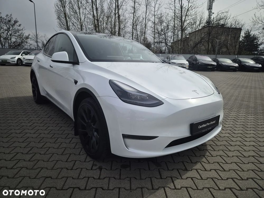Tesla Y Long Range AWD - 8