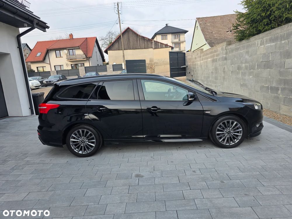 Ford Focus SW - 9
