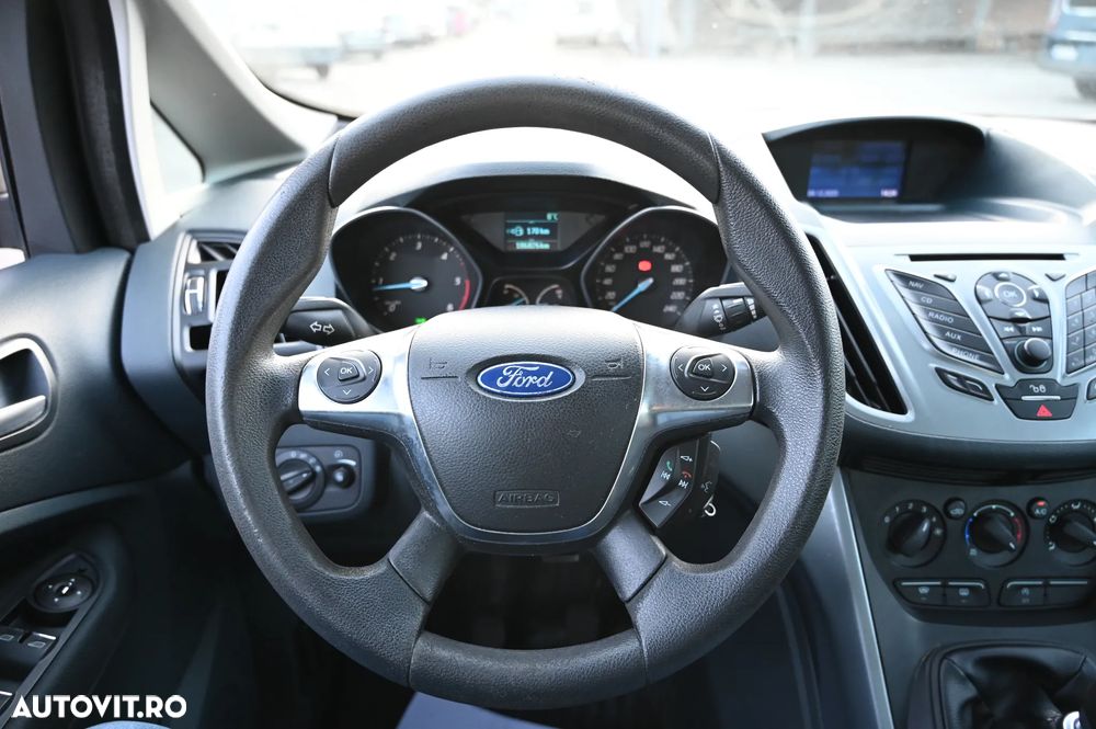 Ford Grand C-Max - 17