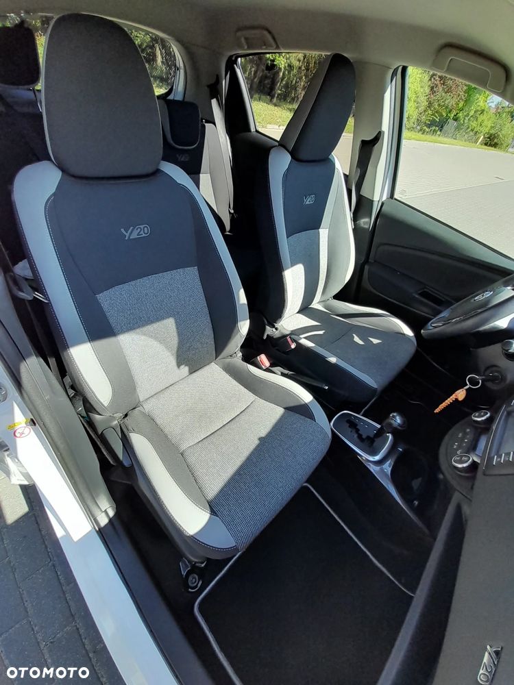 Toyota Yaris - 17