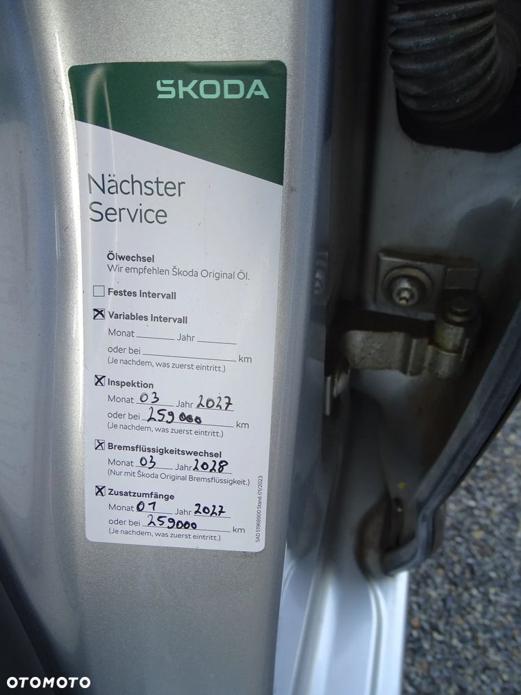 Skoda Octavia 2.0 TDI RS - 39