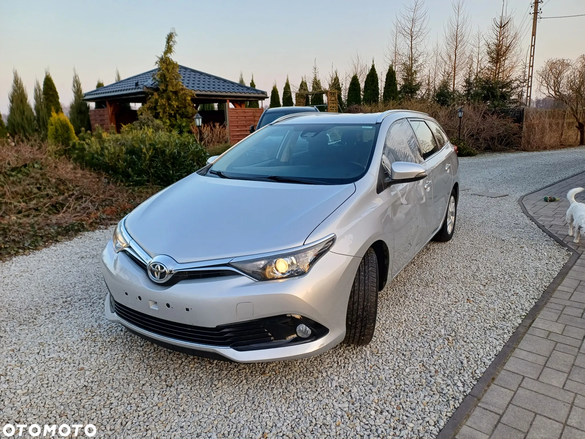 Toyota Auris 1.33 Dual-VVT-i Touring Sports - 3