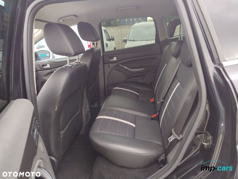 Ford Kuga - 11