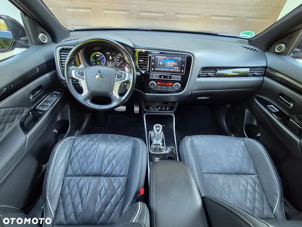 Mitsubishi Outlander - 31