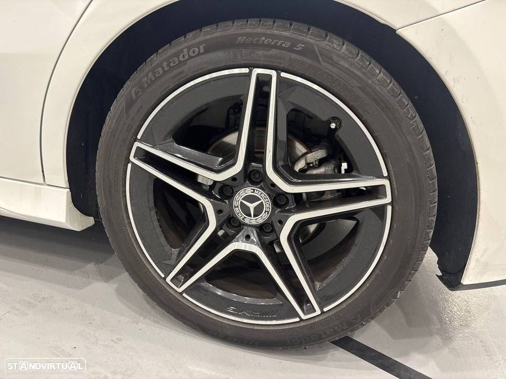 Mercedes-Benz A 160 AMG Line - 11