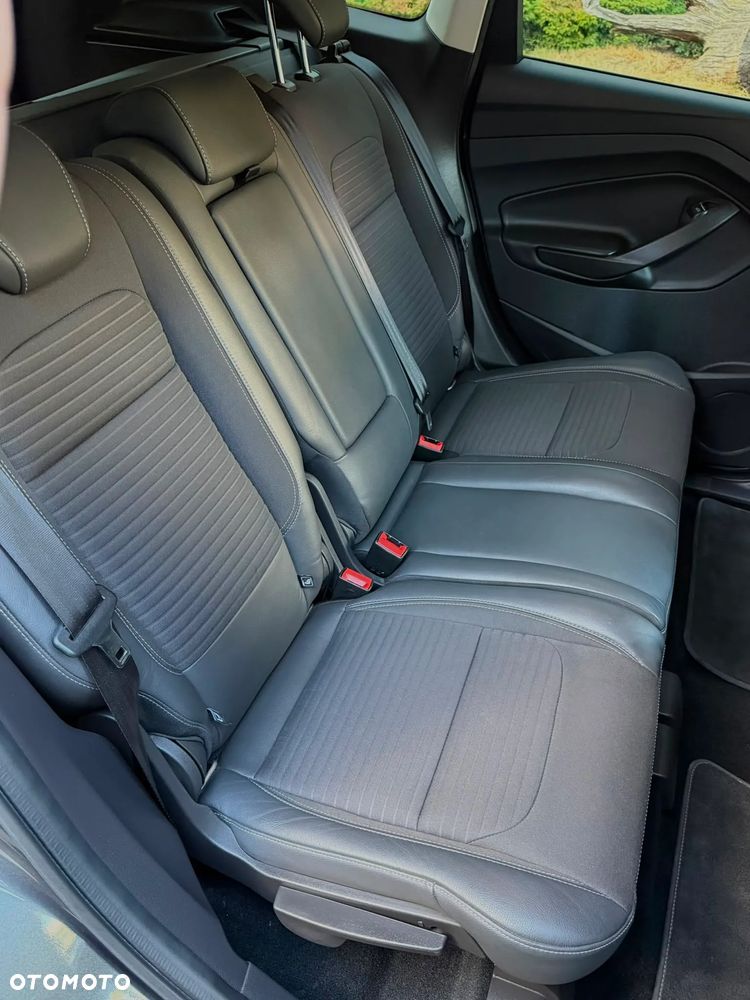 Ford Kuga 2.0 TDCi 4x4 Titanium - 16