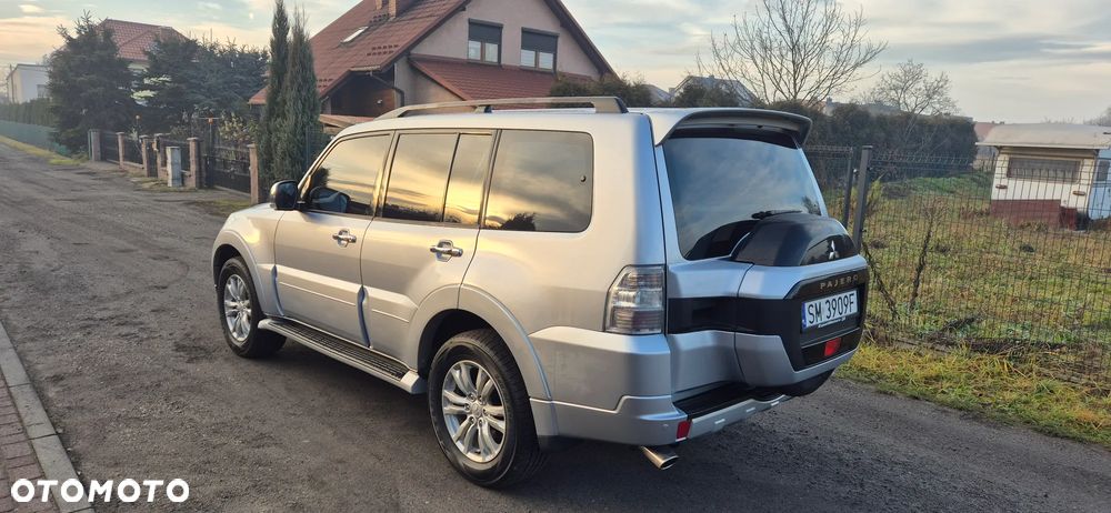 Mitsubishi Pajero - 9