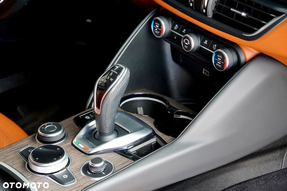 Alfa Romeo Giulia 2.0 Turbo Super - 35