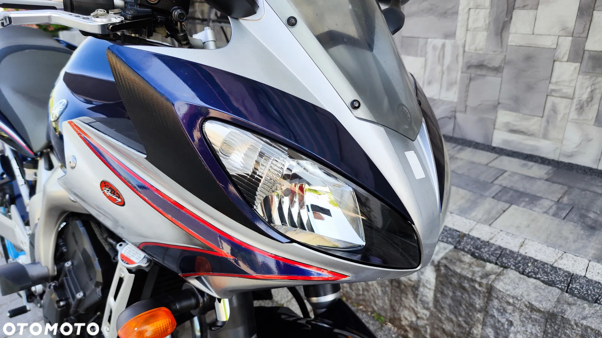 Yamaha FZS - 16