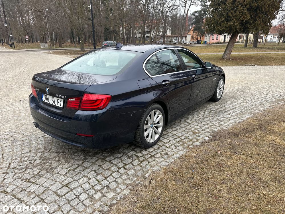 BMW Seria 5 528i xDrive Sport-Aut - 6