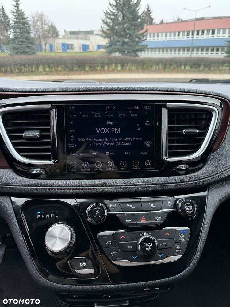 Chrysler Pacifica - 19