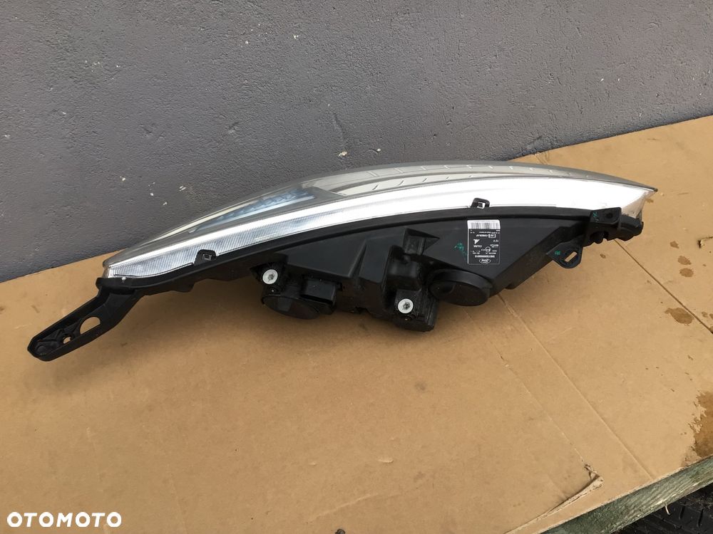 Lampa przednia lewa Ford B-max - 3