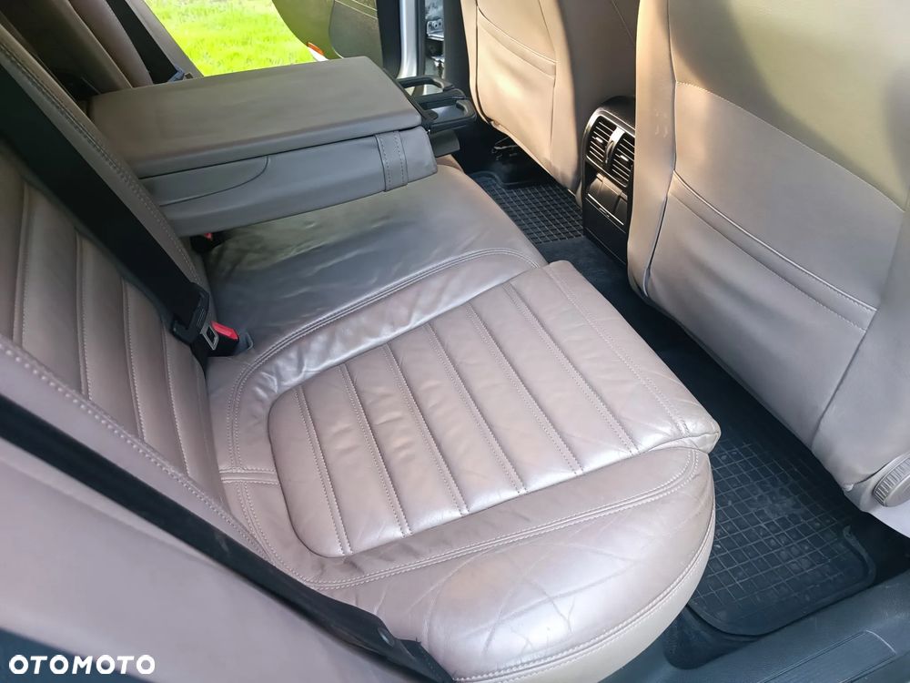 Volkswagen Passat 2.0 TDI 4Mot Highline - 24