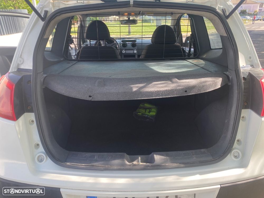 Mitsubishi Colt - 11