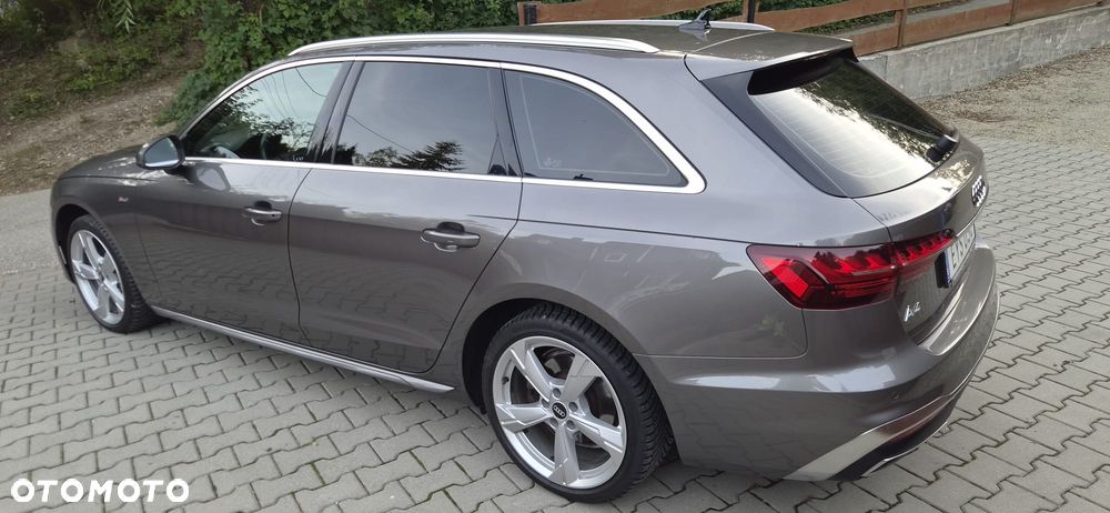 Audi A4 Avant 40 TDI quattro S tronic S line - 4