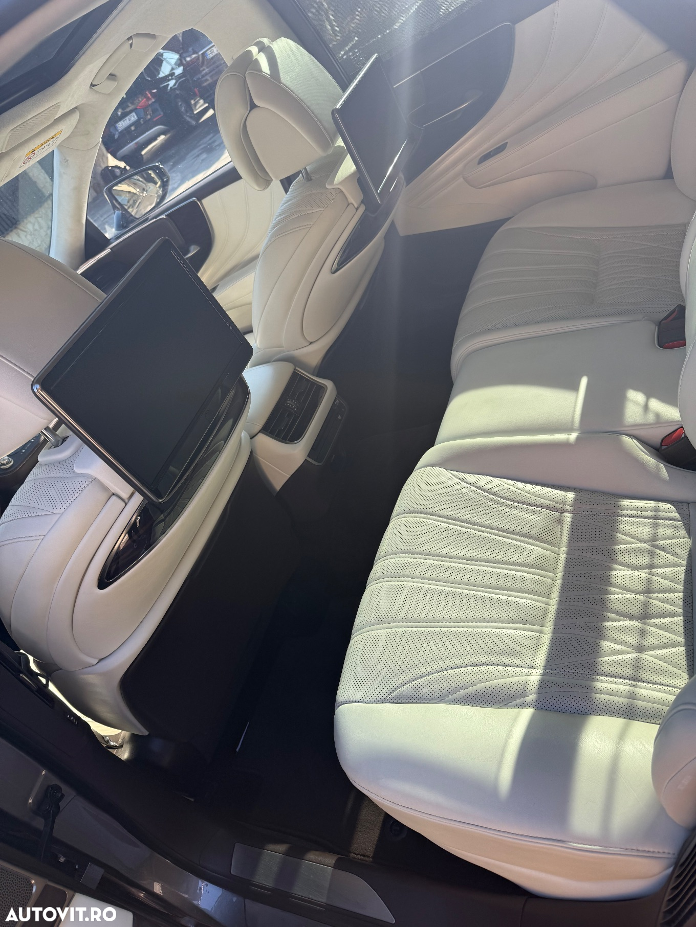 Lexus Seria LS 600h - 9